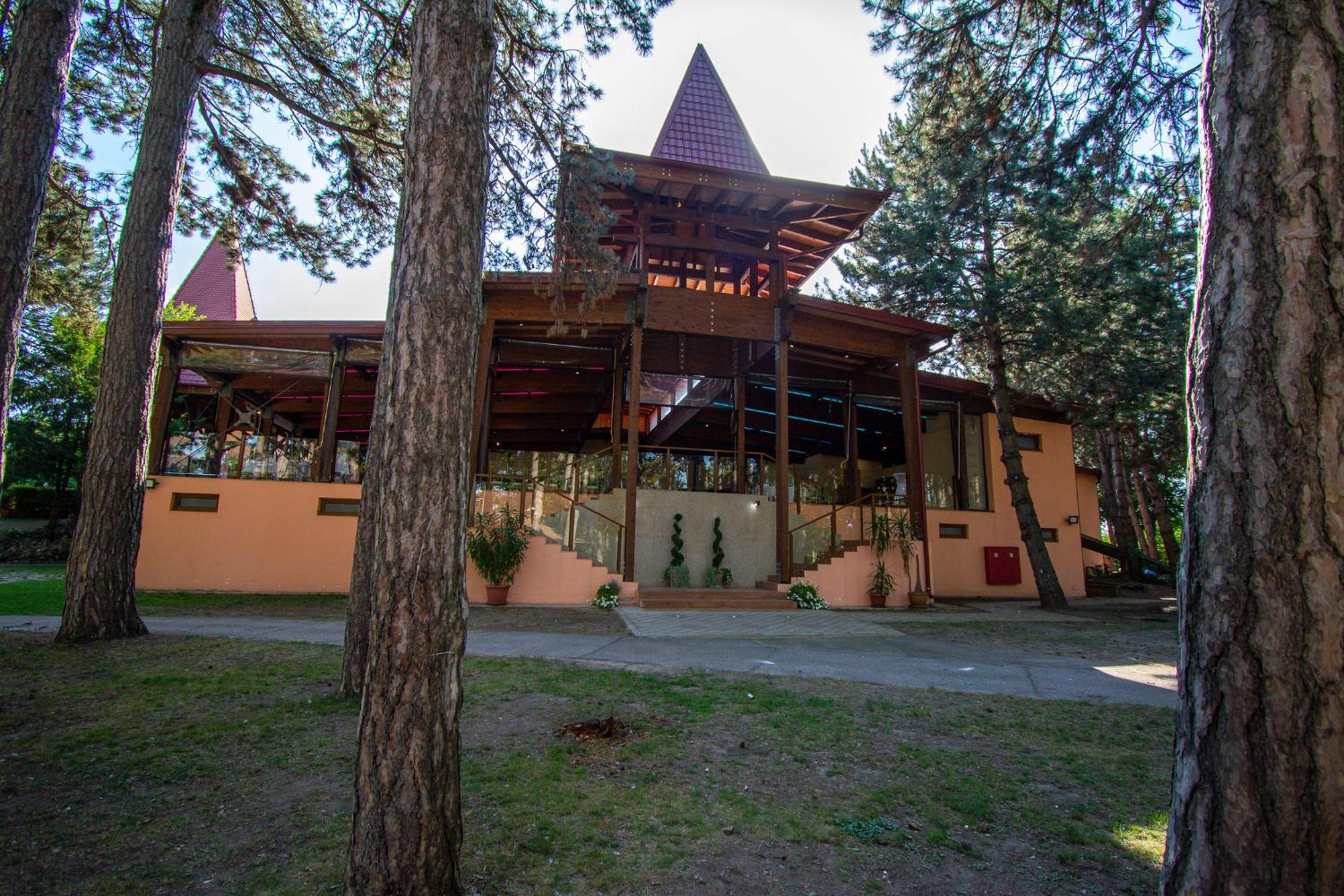 Hotel Villa Majur Subotica Exterior photo